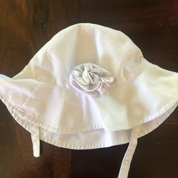 Carters Bathing suit and Summer Hat 9 mo - Picture 7 of 7